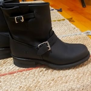 Like new FRYE boots